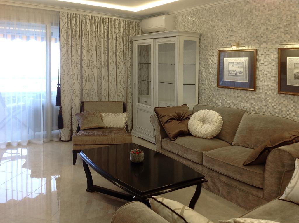 Apartments At Commodoro Villeneuve-Loubet Exteriör bild