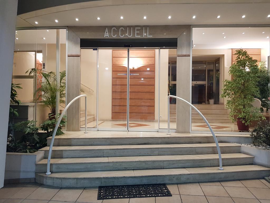 Apartments At Commodoro Villeneuve-Loubet Exteriör bild